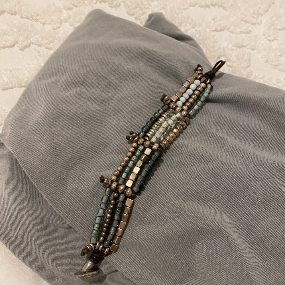 Beaded bracelet